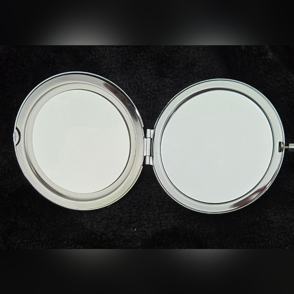 Camilla Flower Compact Mirror Black Gold & White Crystal and Pearls Silv… - Picture 4 of 5